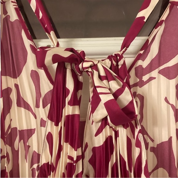 MELLODAY Pleated Floral Satin Magenta and Cream Patterned Maxi Dress Size 1X NWT - Picture 6 of 15